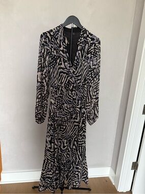 Forever New Black & Cream Abstract Print Maxi Dress